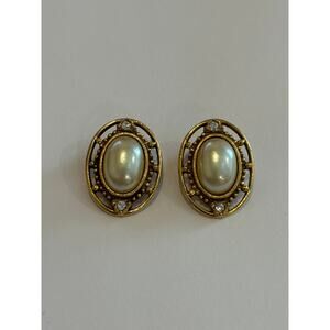 VTG 1928 JEWELRY GOLD TONE FAUX PEARL CABOCHON CLEAR RHINESTONE CLIP ON EARRINGS